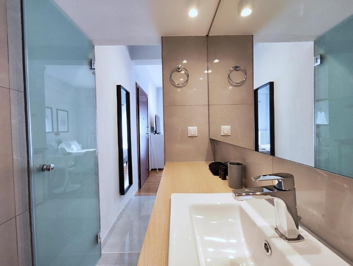 Zea Apartments Piraeus Exterior photo